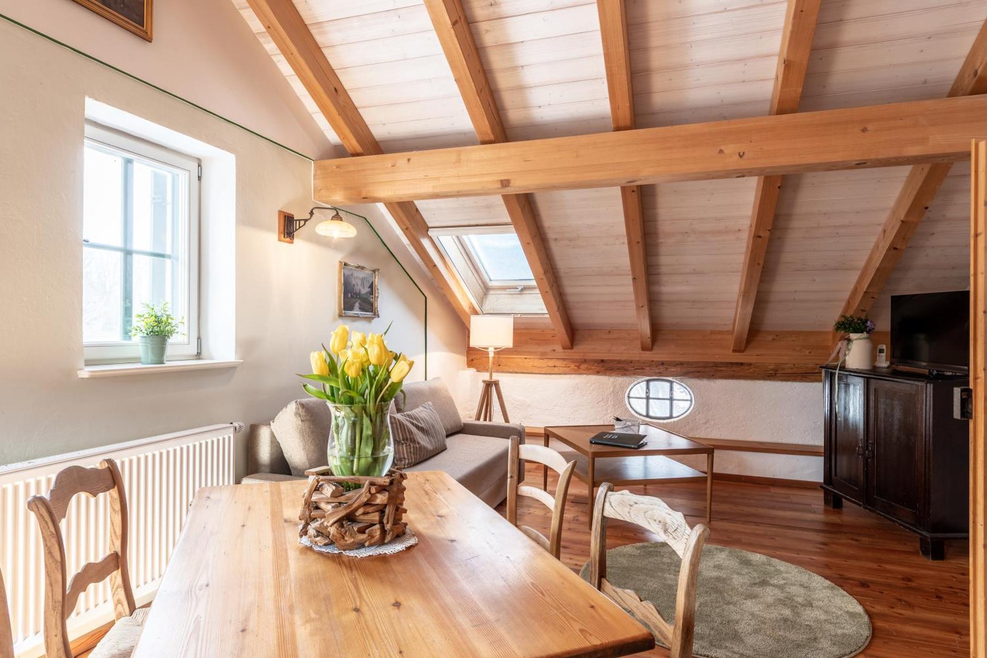 Schlossgaststatte Hohenberg Apartment Seeshaupt Bagian luar foto