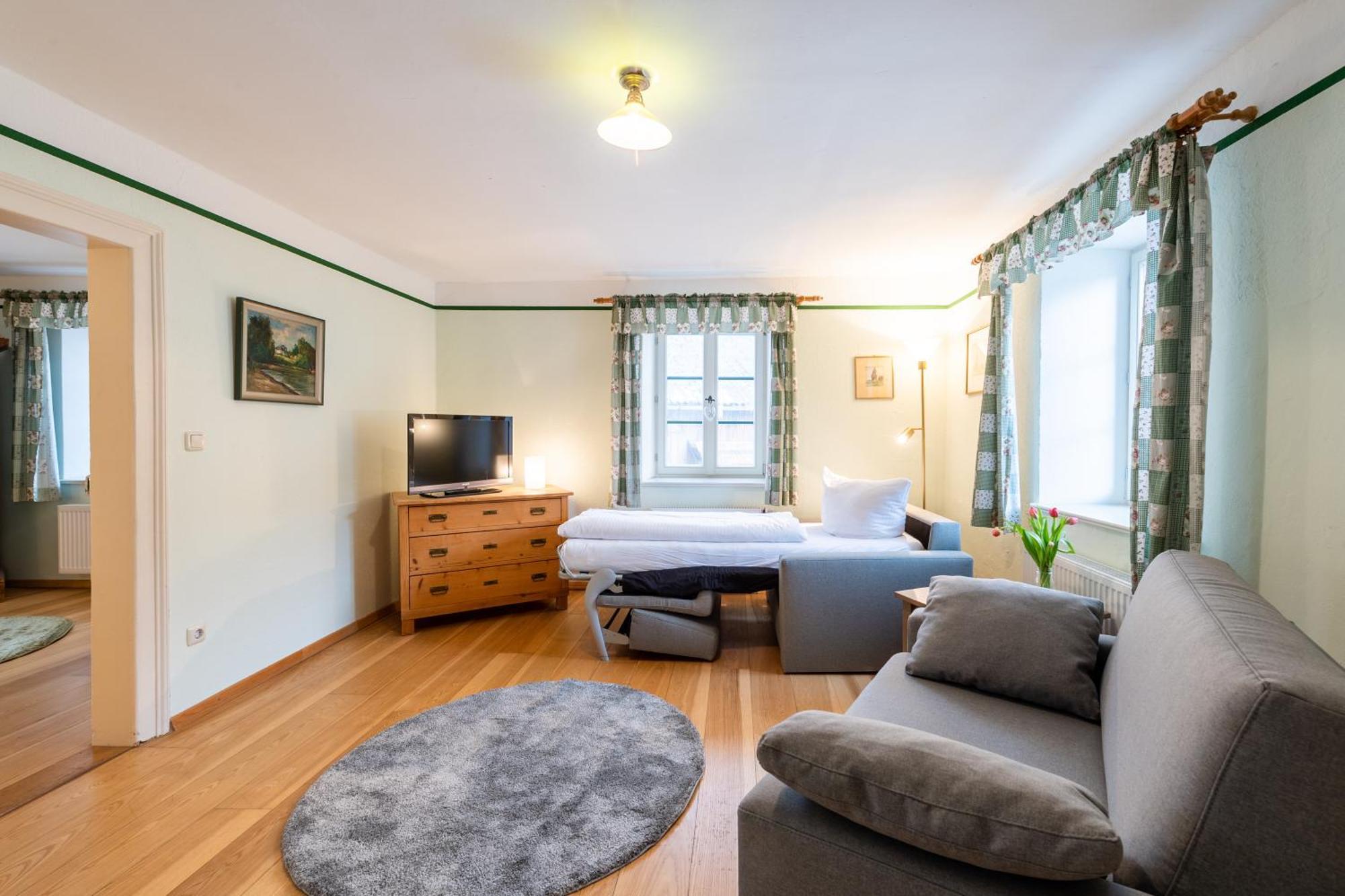 Schlossgaststatte Hohenberg Apartment Seeshaupt Bagian luar foto