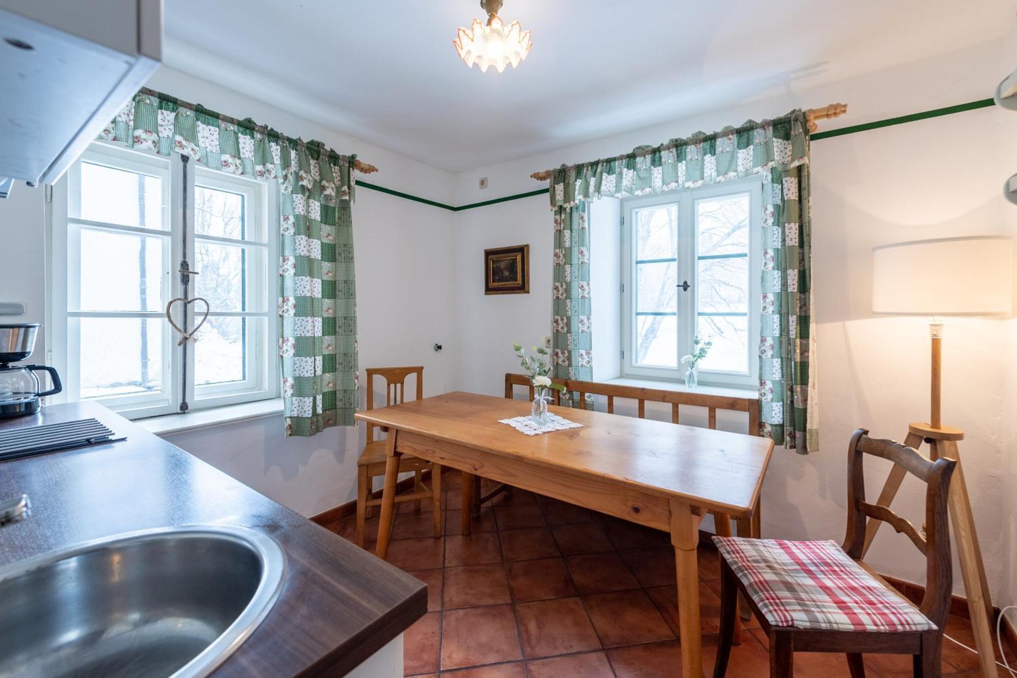 Schlossgaststatte Hohenberg Apartment Seeshaupt Bagian luar foto