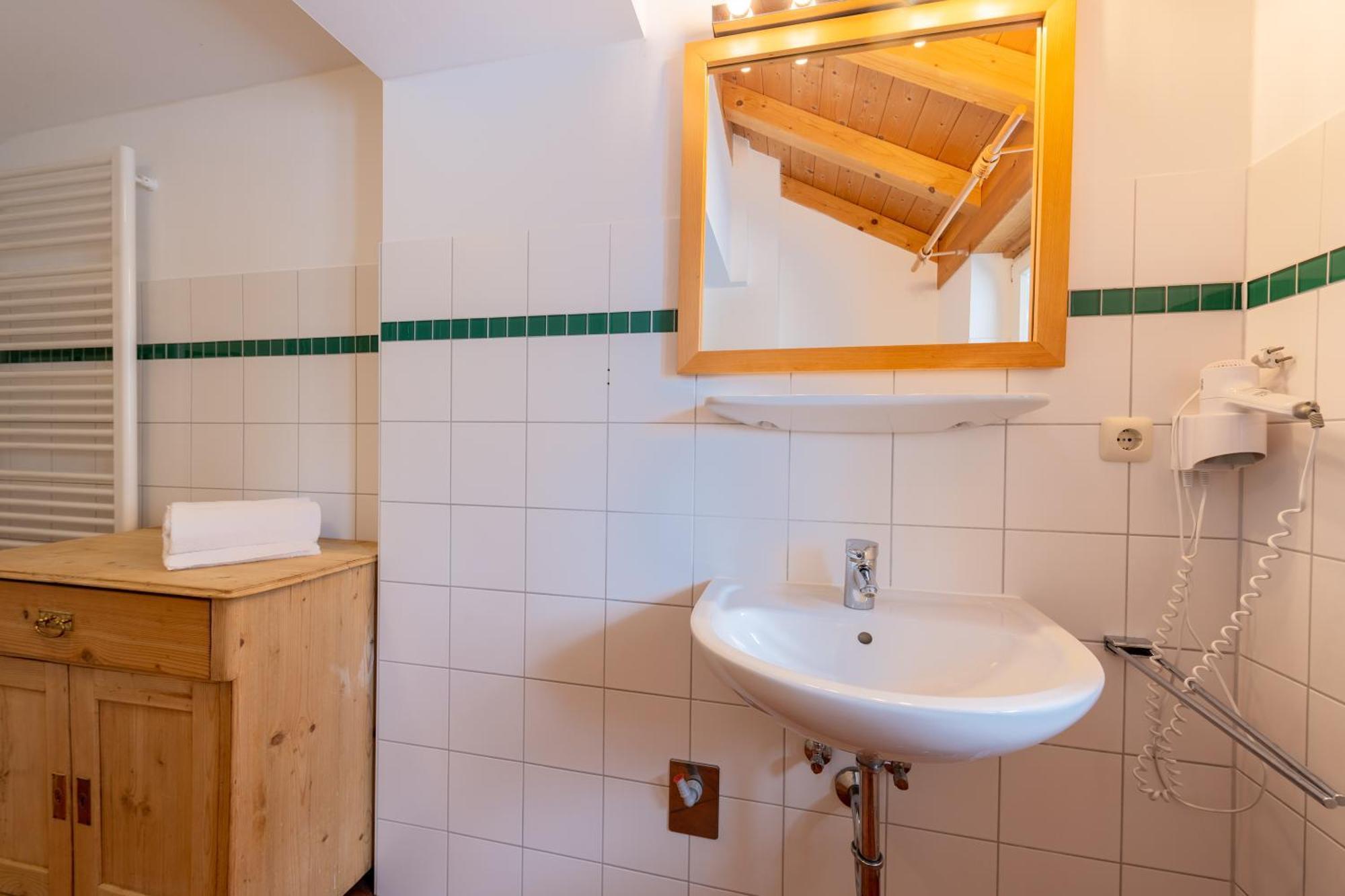 Schlossgaststatte Hohenberg Apartment Seeshaupt Bagian luar foto